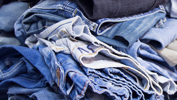 Riciclo tessile: come possono essere riciclati vecchi indumenti o altri materiali tessili?